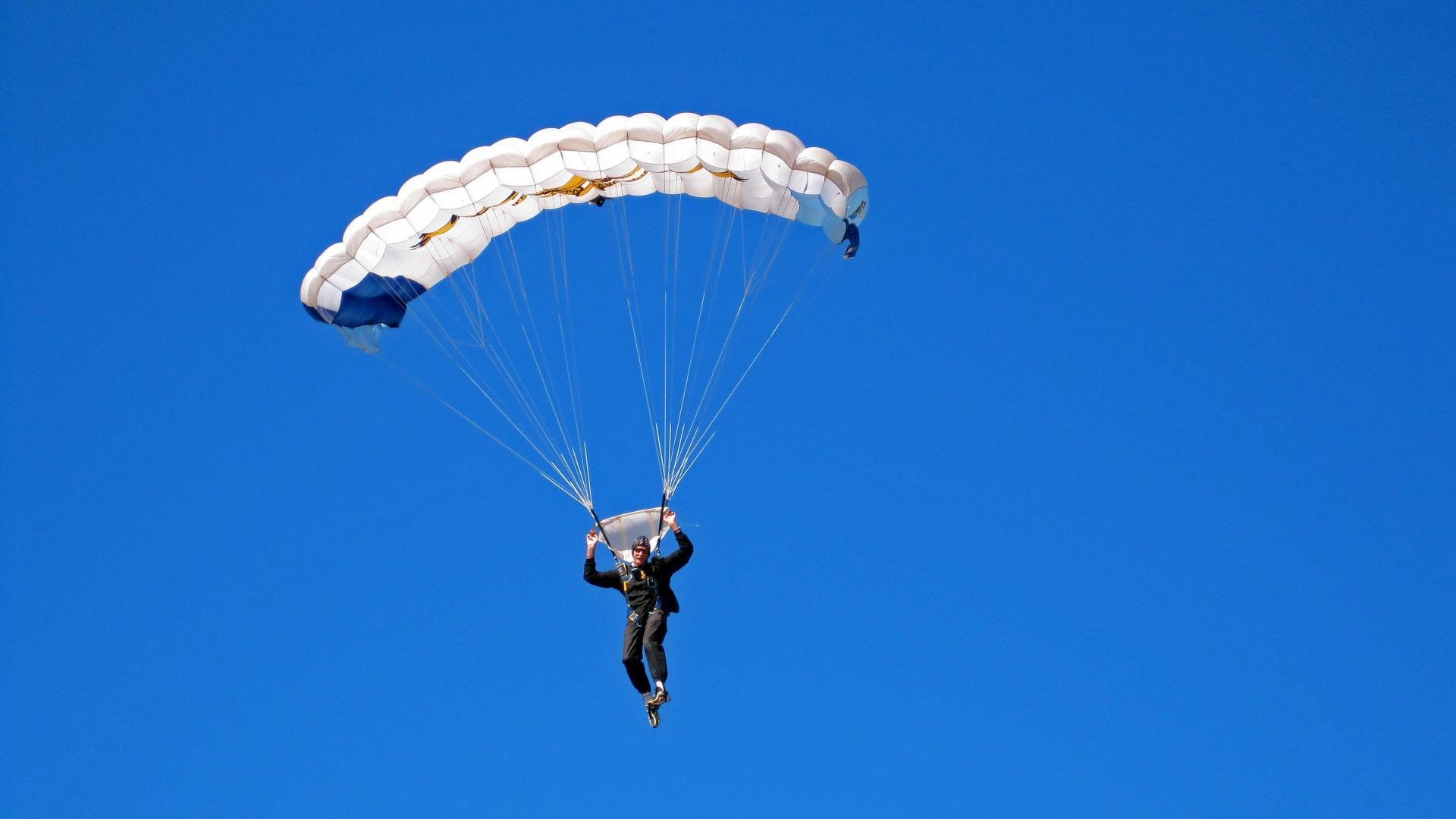 《彩虹六号》赛事观众团队意识:团队协作与战术执行的重要性,彩虹六号 战队